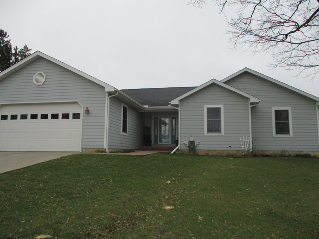206 W Walnut St, Walnut, IL 61376 photo 1