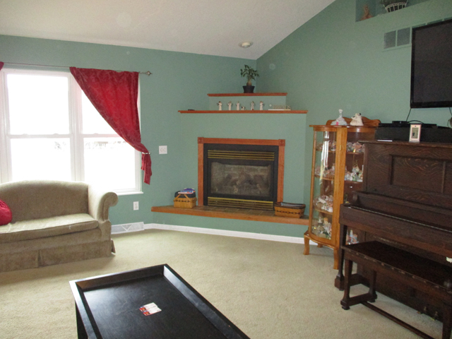 206 W Walnut St, Walnut, IL 61376 photo 3