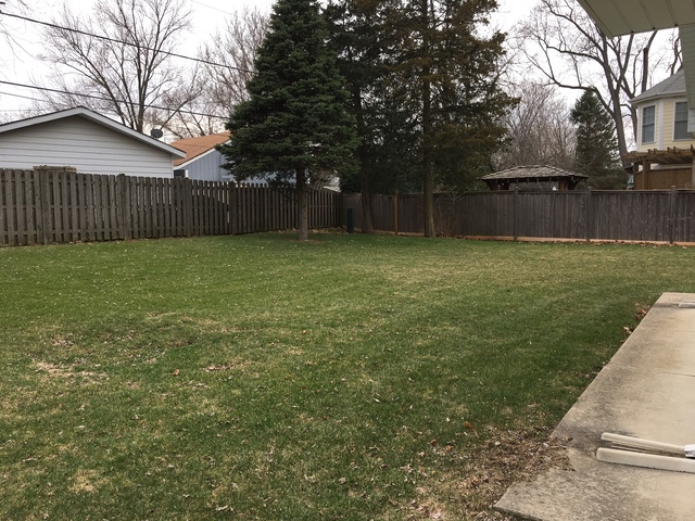 702 Wakeman Ave, Wheaton, IL 60187 photo 2
