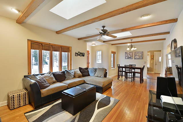 1723 Whitcomb Ave, Des Plaines, IL 60018 photo 4