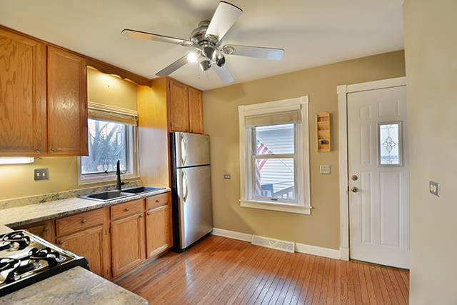 1723 Whitcomb Ave, Des Plaines, IL 60018 photo 8