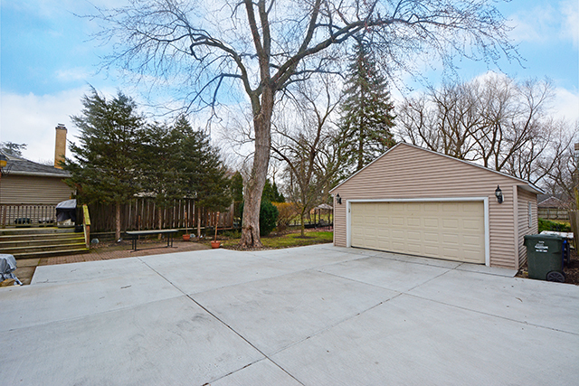 1723 Whitcomb Ave, Des Plaines, IL 60018 photo 23