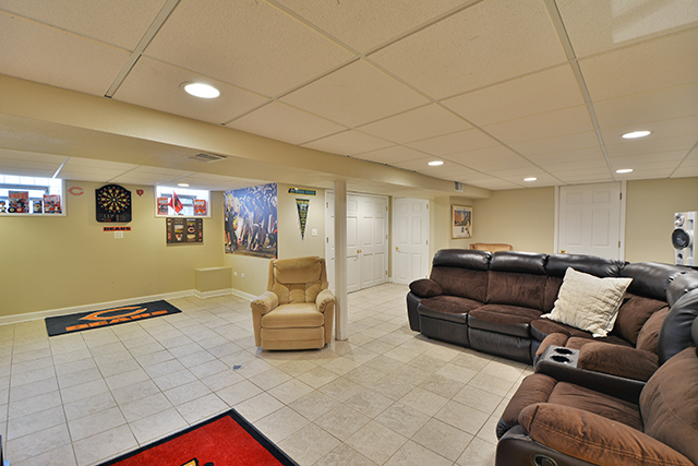 1723 Whitcomb Ave, Des Plaines, IL 60018 photo 16