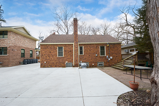 1723 Whitcomb Ave, Des Plaines, IL 60018 photo 25