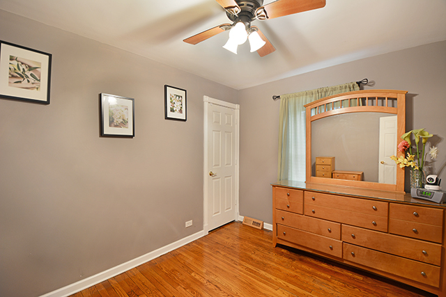 1723 Whitcomb Ave, Des Plaines, IL 60018 photo 12
