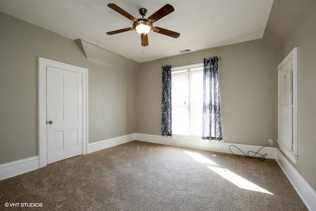511 Douglas Ave, Elgin, IL 60120 photo 9