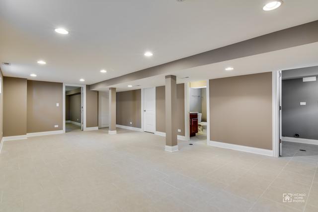 10936 S Emerald Ave, Chicago, IL 60628 photo 20