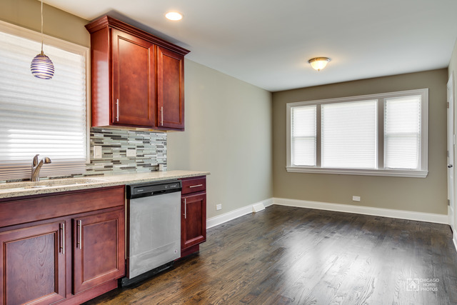 10936 S Emerald Ave, Chicago, IL 60628 photo 2