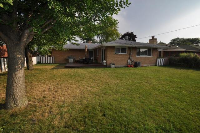 436 Ambleside Rd, Des Plaines, IL 60016 photo 13