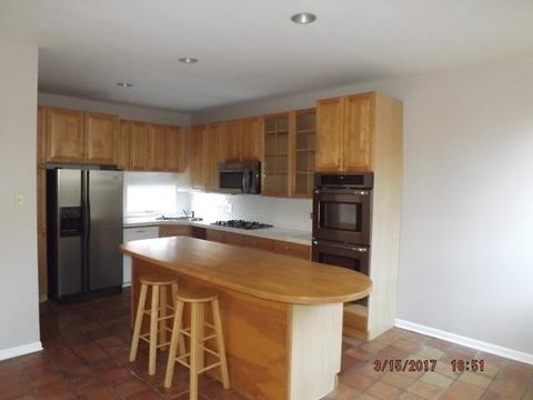 907 E 53rd St, Chicago, IL 60615 photo 7
