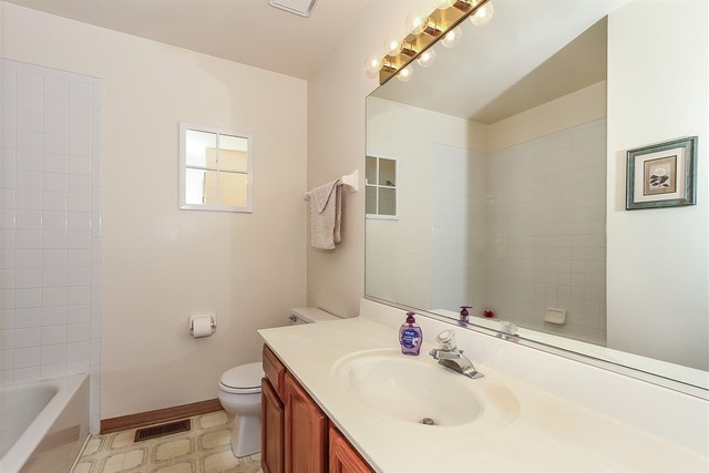 416 E Reader St, Elburn, IL 60119 photo 13