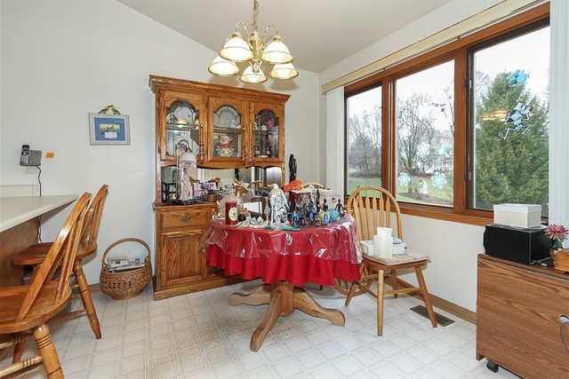 416 E Reader St, Elburn, IL 60119 photo 9