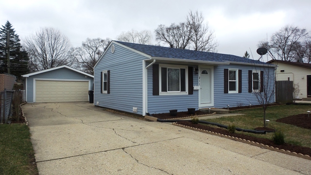 211 E Maxon Ln, Streamwood, IL 60107 photo 3