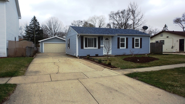211 E Maxon Ln, Streamwood, IL 60107 photo 2