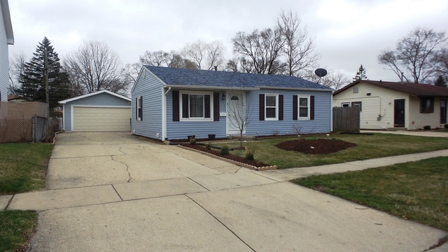 211 E Maxon Ln, Streamwood, IL 60107 photo 1