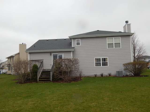 402 Feeney Dr, Minooka, IL 60447 photo 2