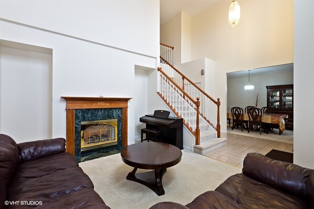 1237 Teasel Ln, Naperville, IL 60564 photo 2