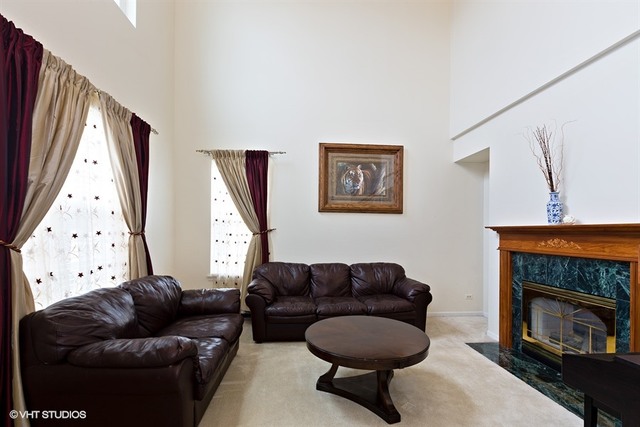 1237 Teasel Ln, Naperville, IL 60564 photo 3