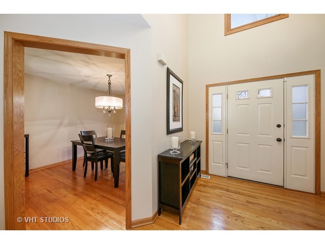 355 E First St, Elmhurst, IL 60126 photo 3