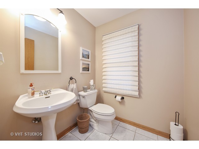 355 E First St, Elmhurst, IL 60126 photo 21