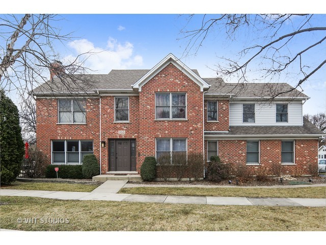 355 E First St, Elmhurst, IL 60126 photo 1