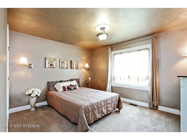 721 Monroe Dr, Lindenhurst, IL 60046 photo 8