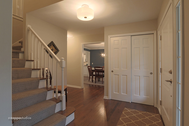 1010 E Hawthorne Blvd, Wheaton, IL 60187 photo 2
