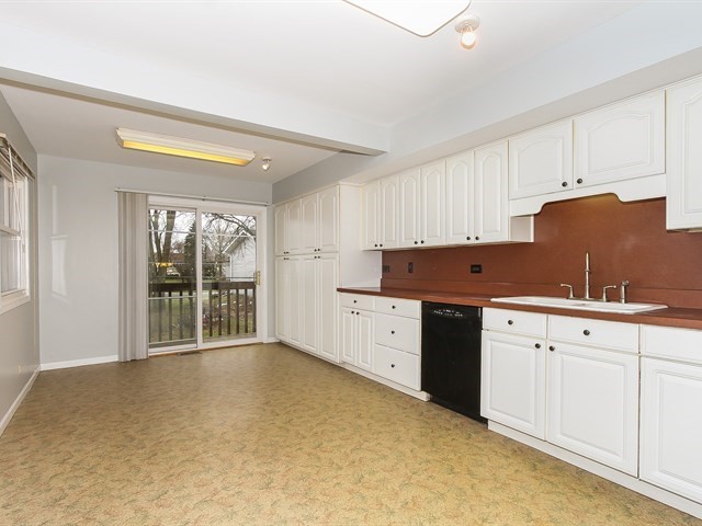 1025 Lancaster Ct, Hoffman Estates, IL 60169 photo 6