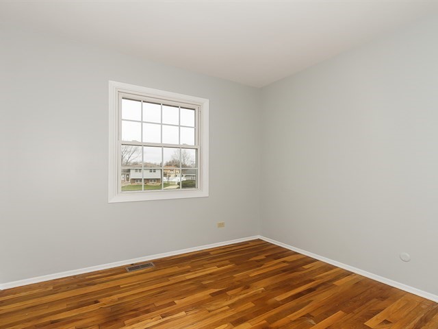 1025 Lancaster Ct, Hoffman Estates, IL 60169 photo 19