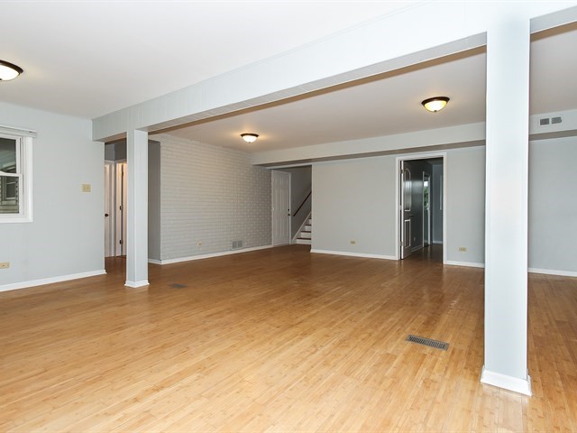 1025 Lancaster Ct, Hoffman Estates, IL 60169 photo 24