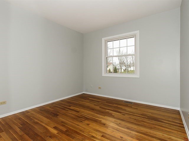 1025 Lancaster Ct, Hoffman Estates, IL 60169 photo 15