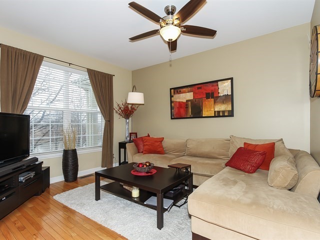 477 E Railroad Ave, Bartlett, IL 60103 photo 3