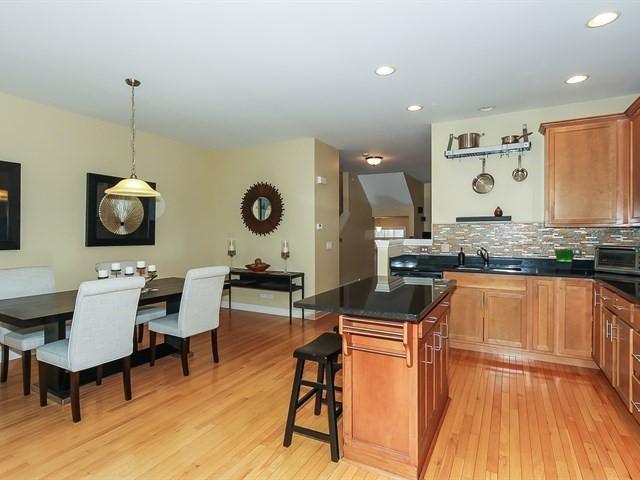 477 E Railroad Ave, Bartlett, IL 60103 photo 8