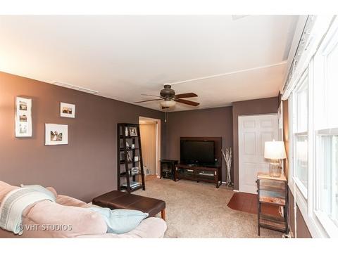 121 Lucille Ct #C, Bartlett, IL 60103 photo 3
