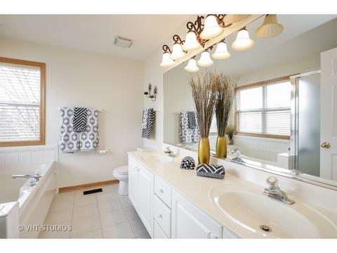 1420 Lancaster Ln, Algonquin, IL 60102 photo 17