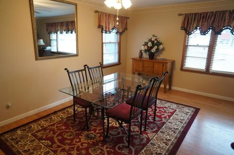 124 Roberts Rd, New Lenox, IL 60451 photo 4