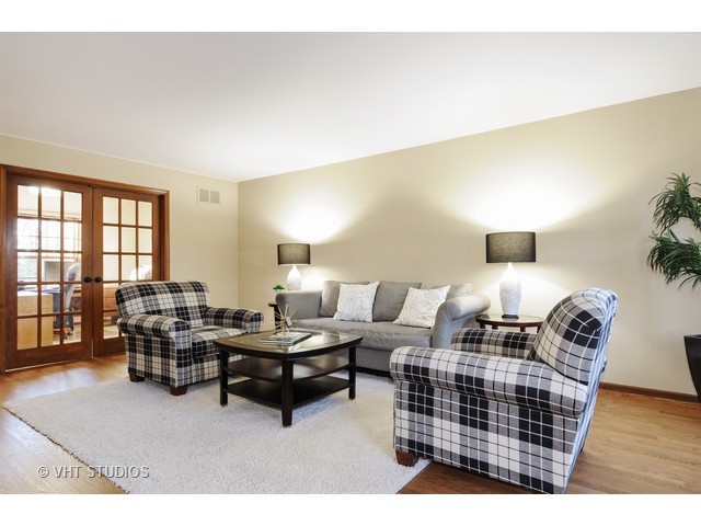 857 Proud Clarion Ct, Naperville, IL 60540 photo 4