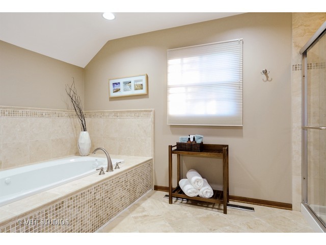 857 Proud Clarion Ct, Naperville, IL 60540 photo 16