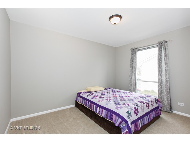100 Raintree Ct, Aurora, IL 60504 photo 7