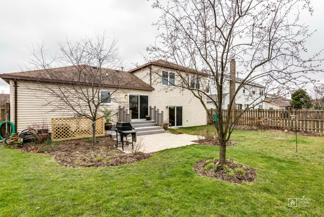 1260 John Dr, Hoffman Estates, IL 60169 photo 21