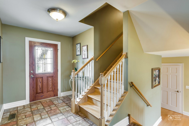 1260 John Dr, Hoffman Estates, IL 60169 photo 3