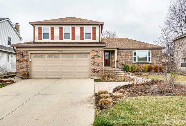 1260 John Dr, Hoffman Estates, IL 60169 photo 1