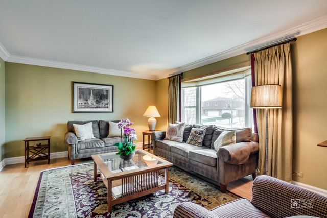 1260 John Dr, Hoffman Estates, IL 60169 photo 4