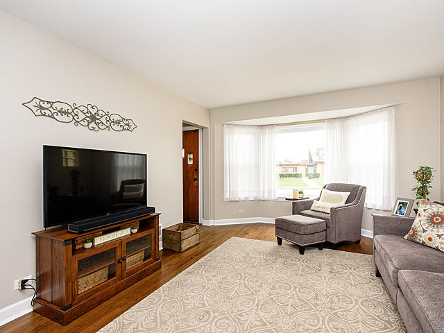 6724 W Devon Ave, Chicago, IL 60631 photo 2