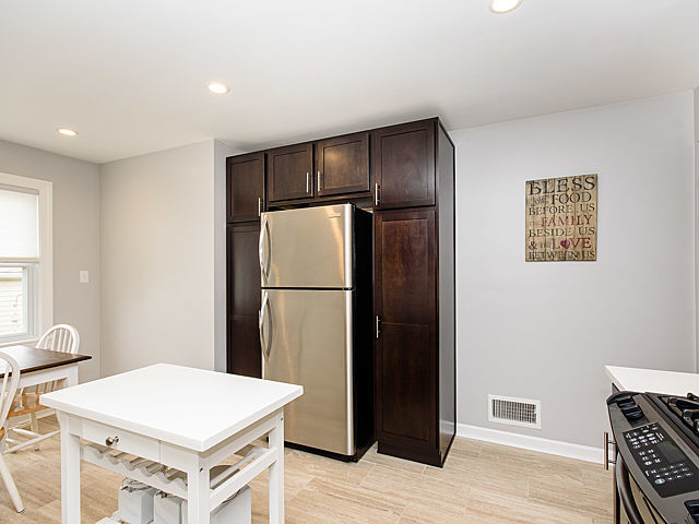 6724 W Devon Ave, Chicago, IL 60631 photo 4