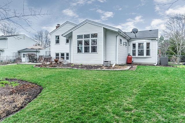 2033 Dorset Dr, Wheaton, IL 60189 photo 24