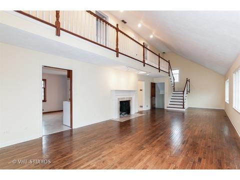 920 Doral Dr, Bartlett, IL 60103 photo 2