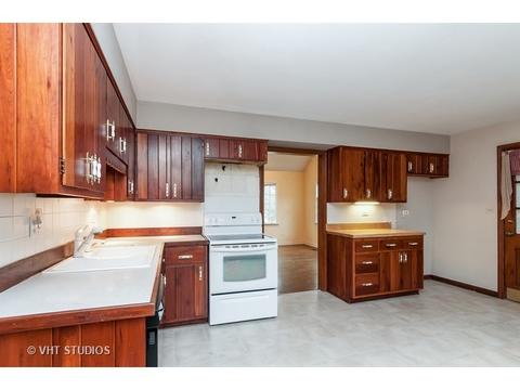 920 Doral Dr, Bartlett, IL 60103 photo 4