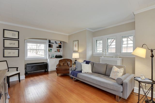 827 N Summit St, Wheaton, IL 60187 photo 5