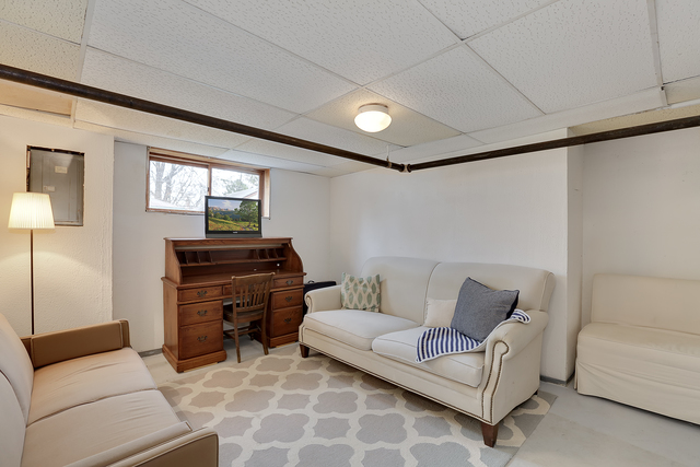 827 N Summit St, Wheaton, IL 60187 photo 16